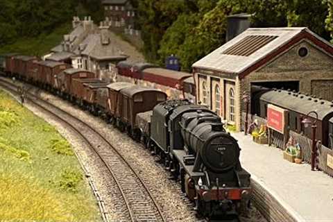 Autumn Trains at Misselthwaite - The Yorkshire Dales Model Railway