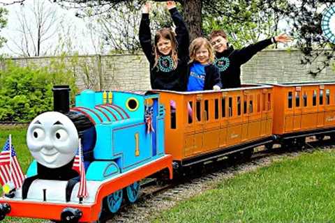 Let''s Play Trains at EnterTRAINment Junction with Kids Toys Play