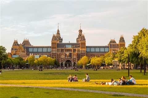 18 Famous Landmarks in Amsterdam to Visit