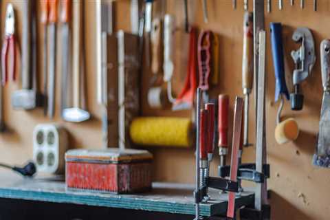 Craft Workshops in Central Texas: To Bring or Not to Bring Your Own Tools?