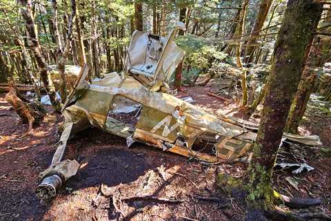 Hike to Grandfather Mountain's Cessna 182Q Skylane N735MB Crash Site