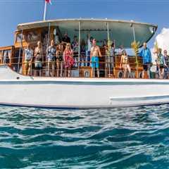 How Boat Tours Support Local Tourism and Coastal Communities
