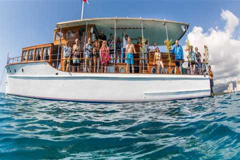 How Boat Tours Support Local Tourism and Coastal Communities